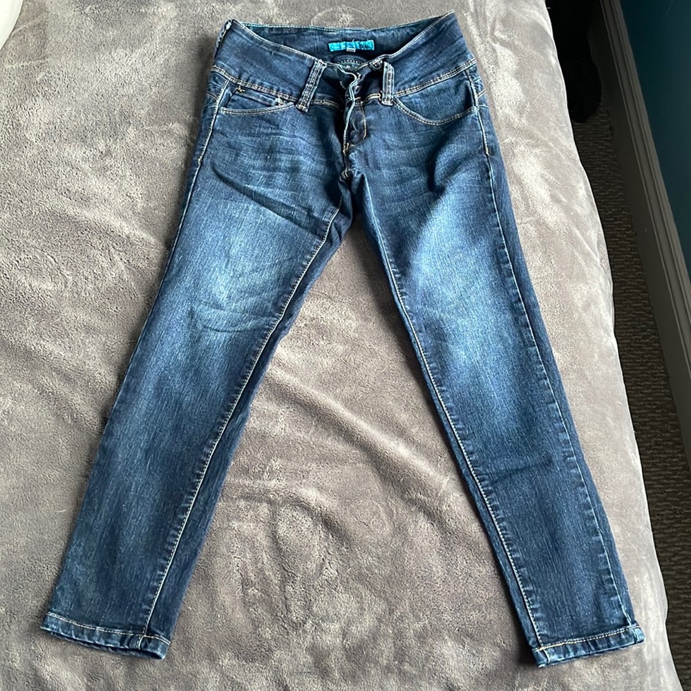 YMI capris - dark wash